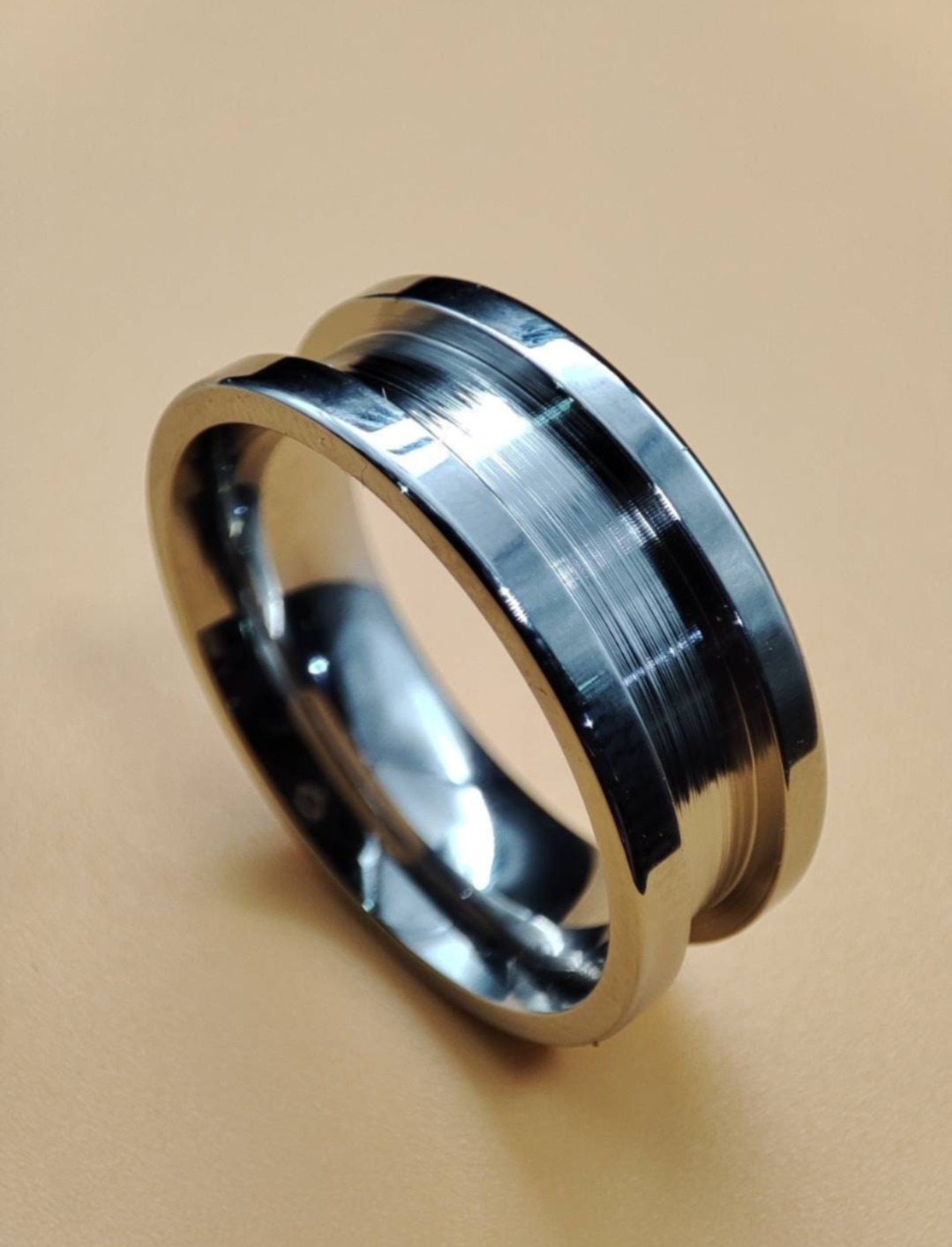 Stainless steel 8mm channel ring