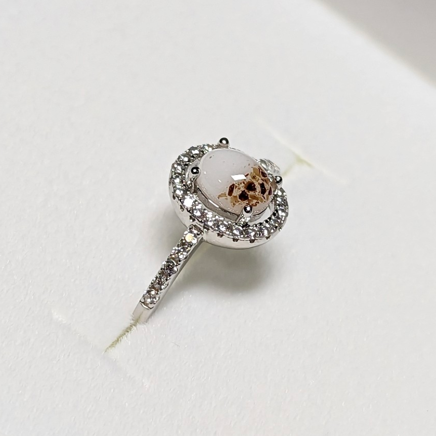 Camryn Halo Oval ring