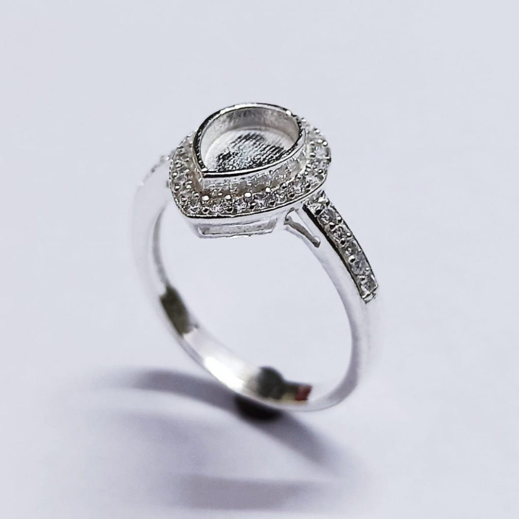 Pear shaped Halo ring