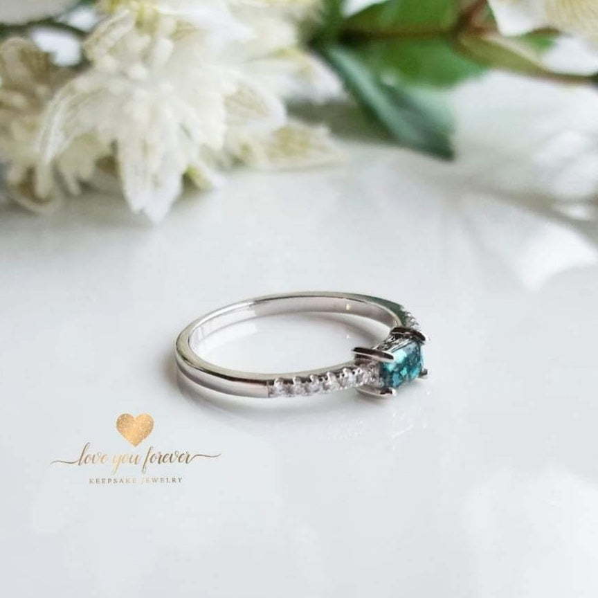 Dainty Minimal Baguette ring