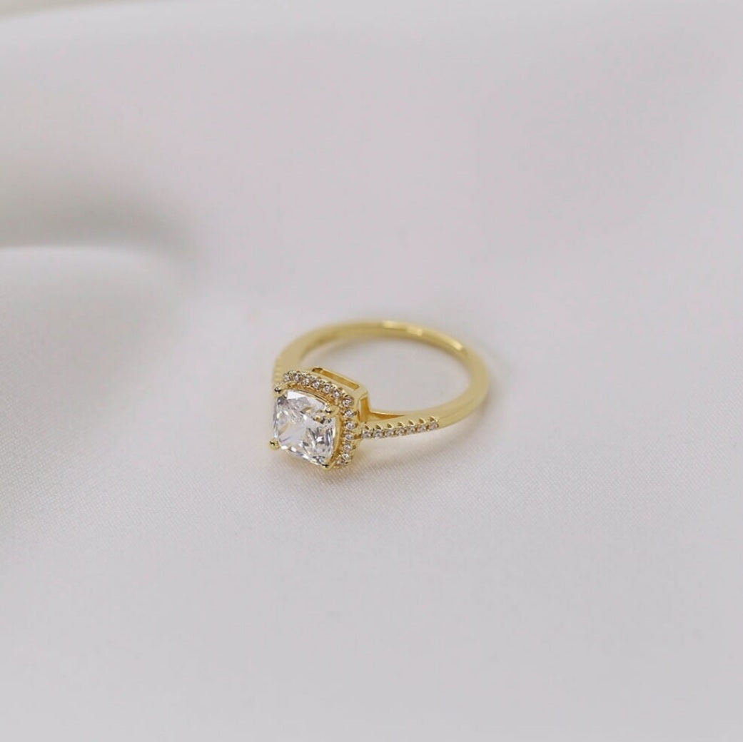 Brooklyn Halo ring