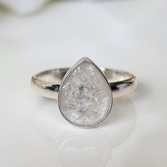 Teardrop ring - 8x10 mm