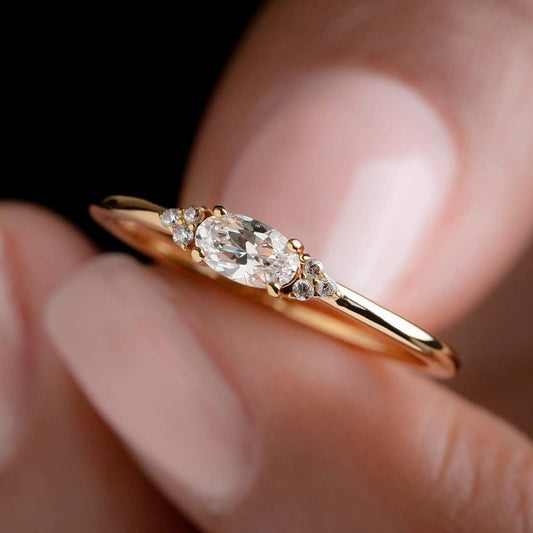 Heavenly Hidden Minimal Oval ring - Gold Vermeil