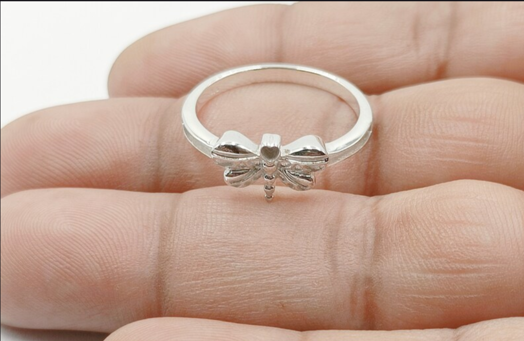 Dainty Dragonfly Ring