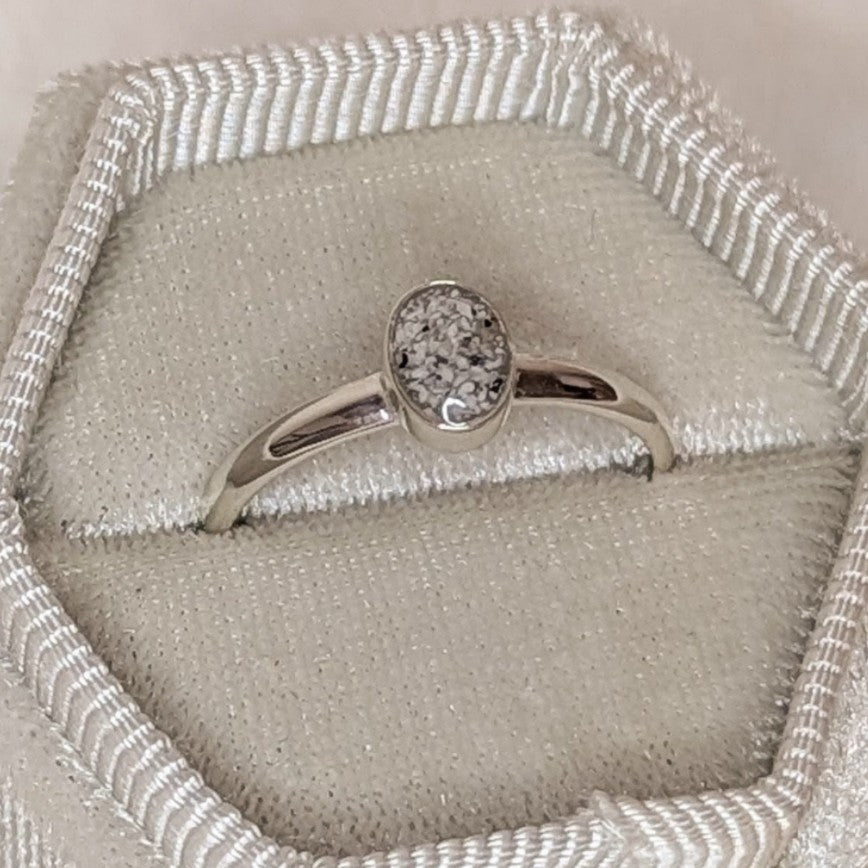 4x6mm Dainty Oval Ring