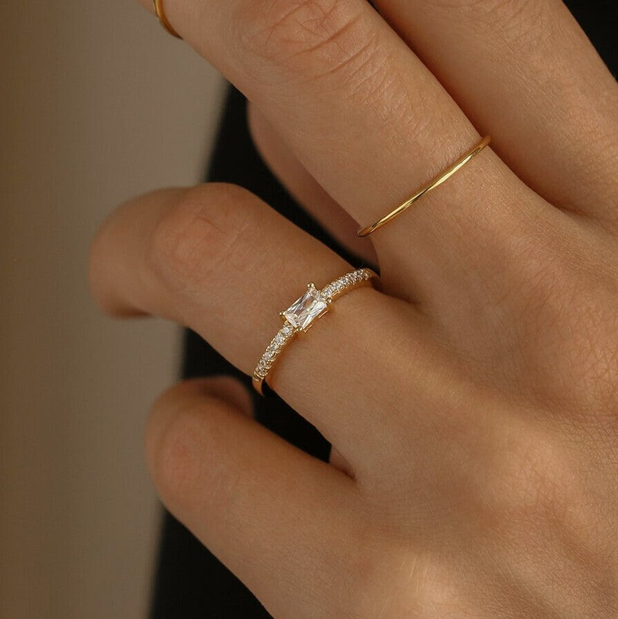 Heavenly Hidden Minimal Baguette Ring