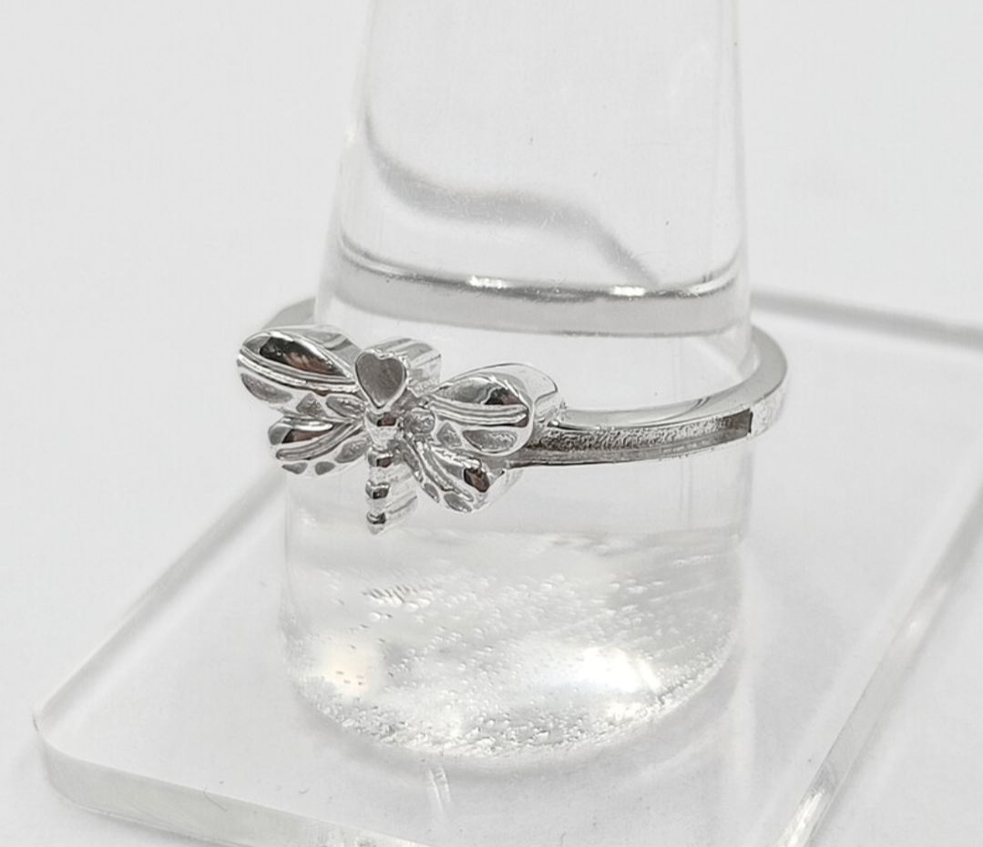 Dainty Dragonfly Ring