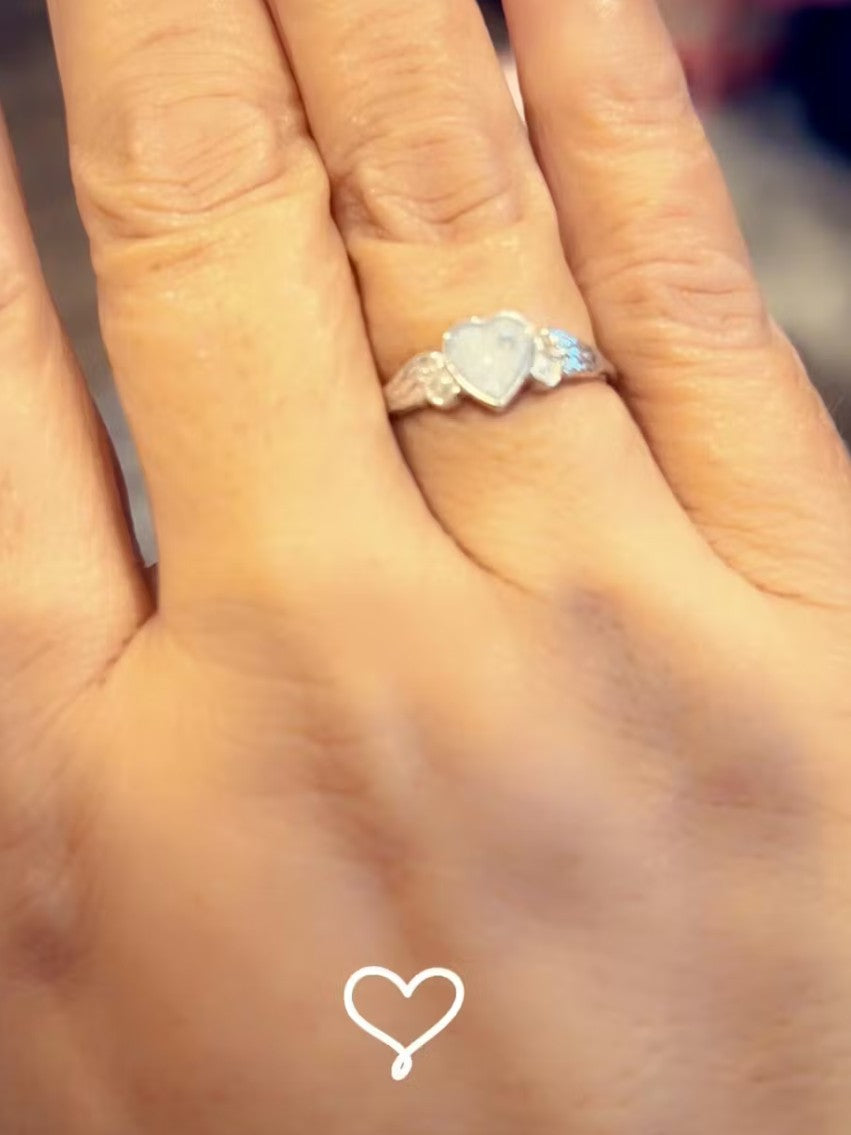 Angel Wings Heart ring - 6 mm heart