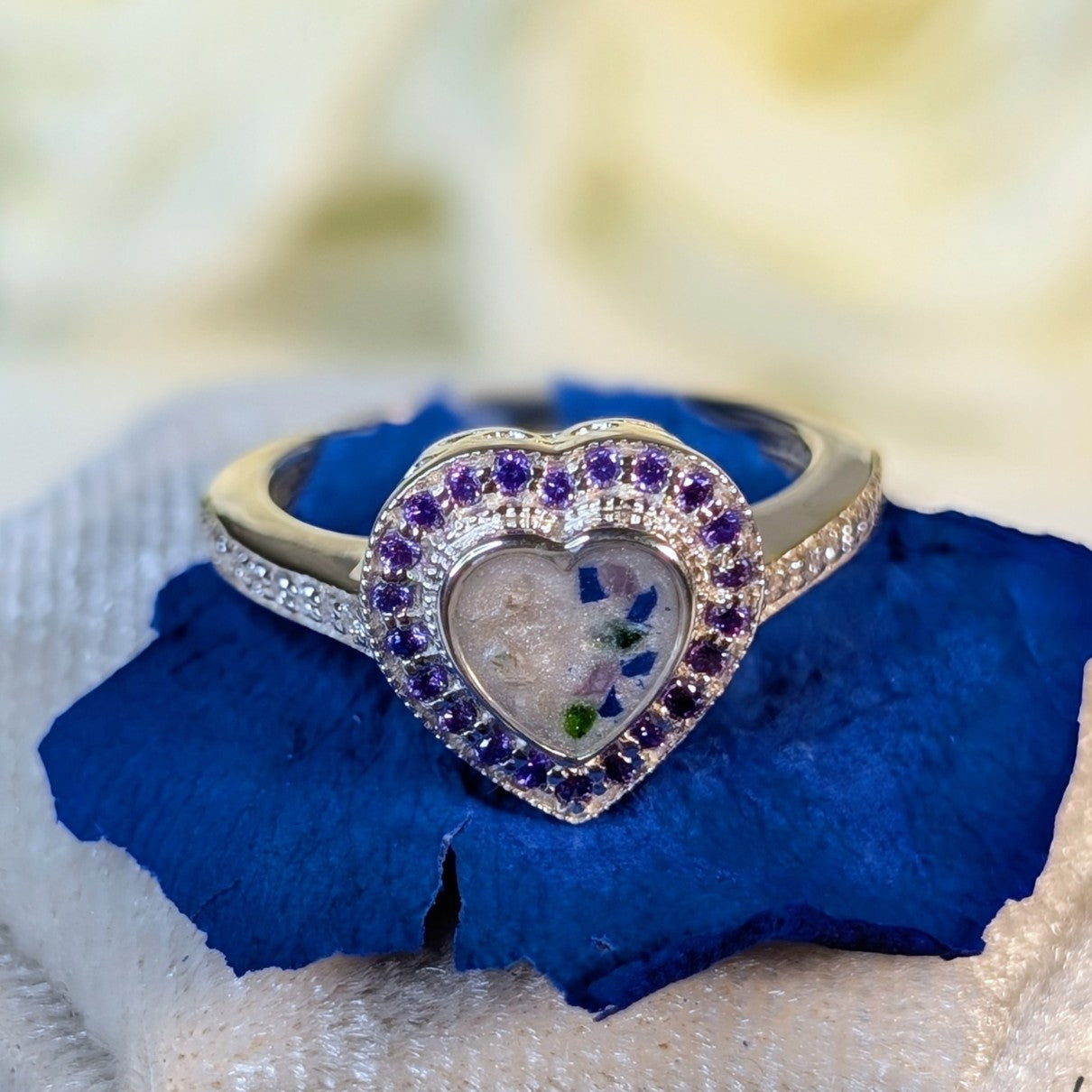 Halo Heart ring - 6mm Heart