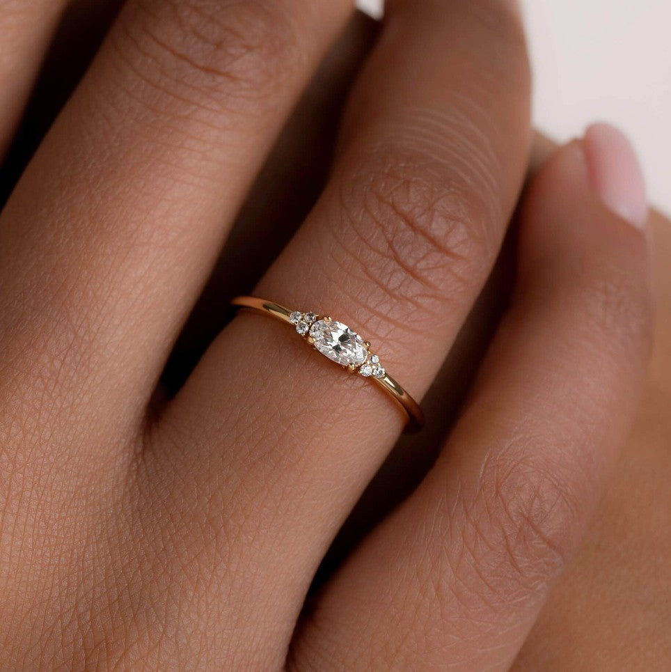 Heavenly Hidden Minimal Oval ring - Gold Vermeil